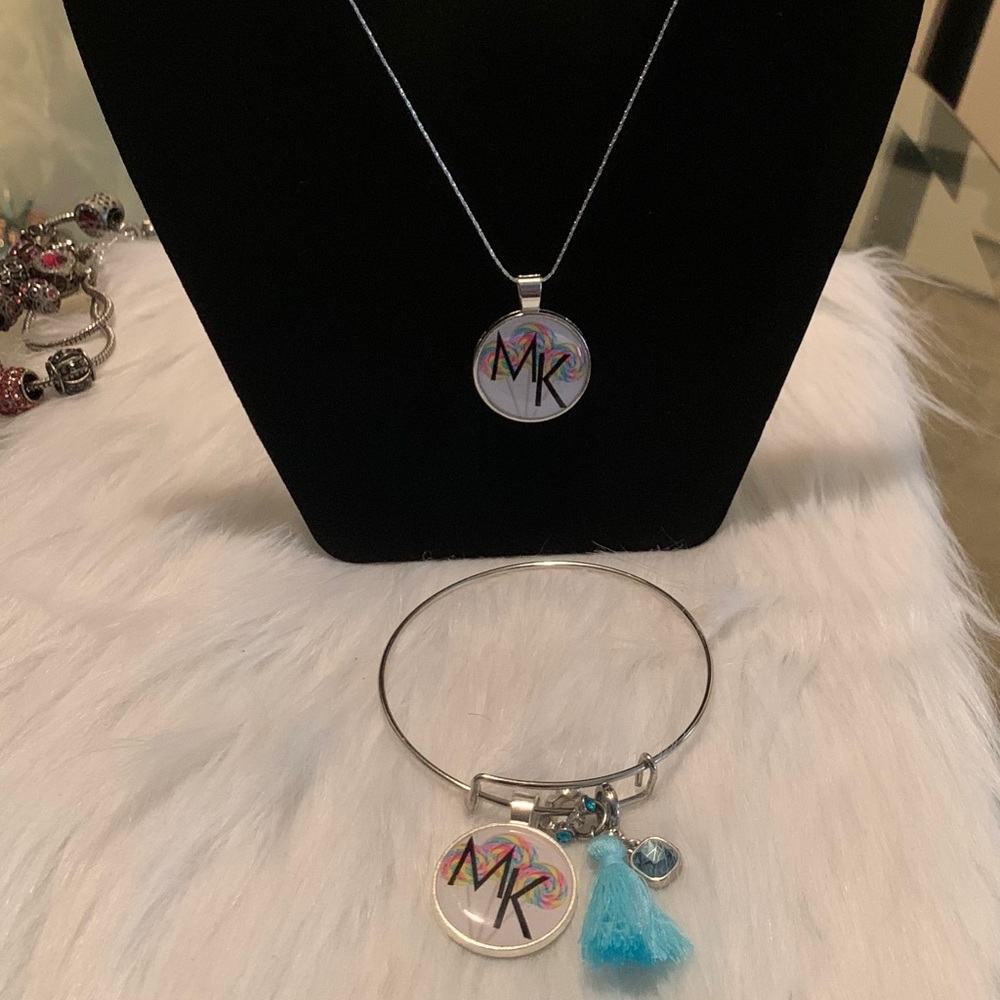 2/$10 Expandable bracelets and Necklaces